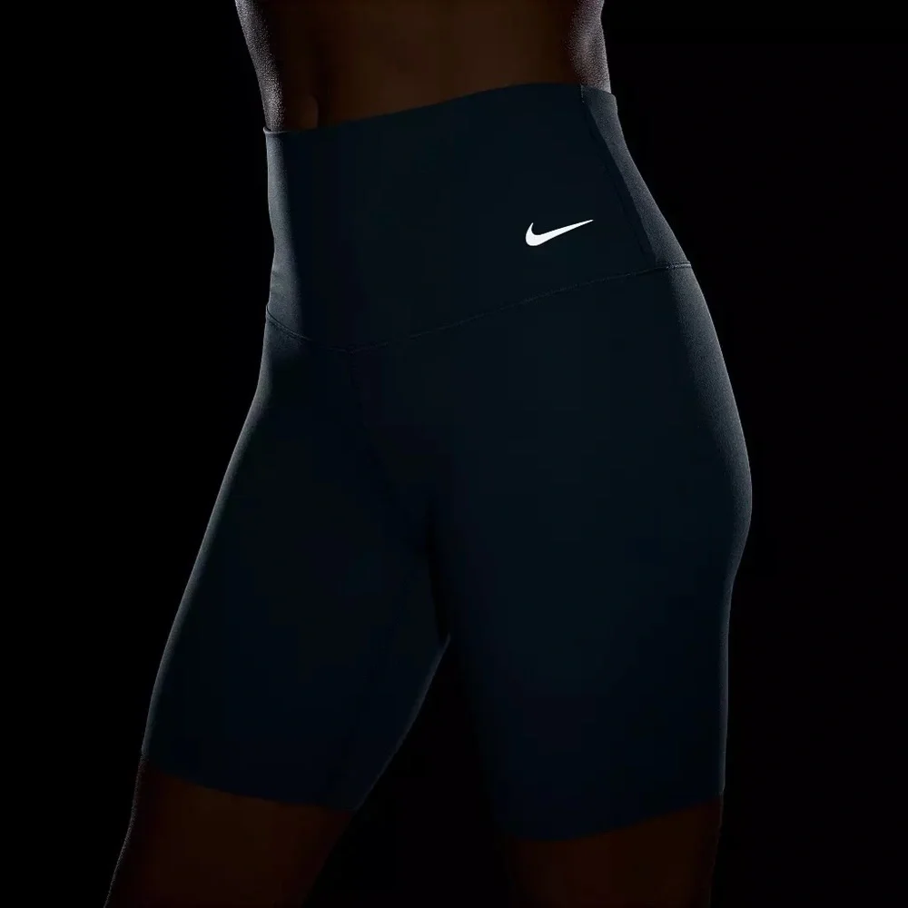 New Nike Women's Zenvy Gentle-Support High-Waisted 8" Biker Shorts size - Picture 3 of 7